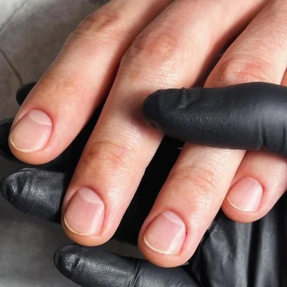 A straightforward guide to men’s Russian manicure.